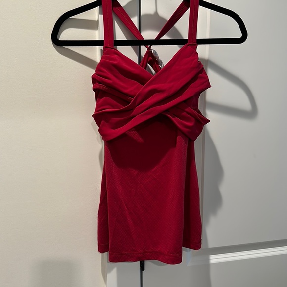 Lululemon wrap it up tank in red size 6 EUC - Picture 1 of 4